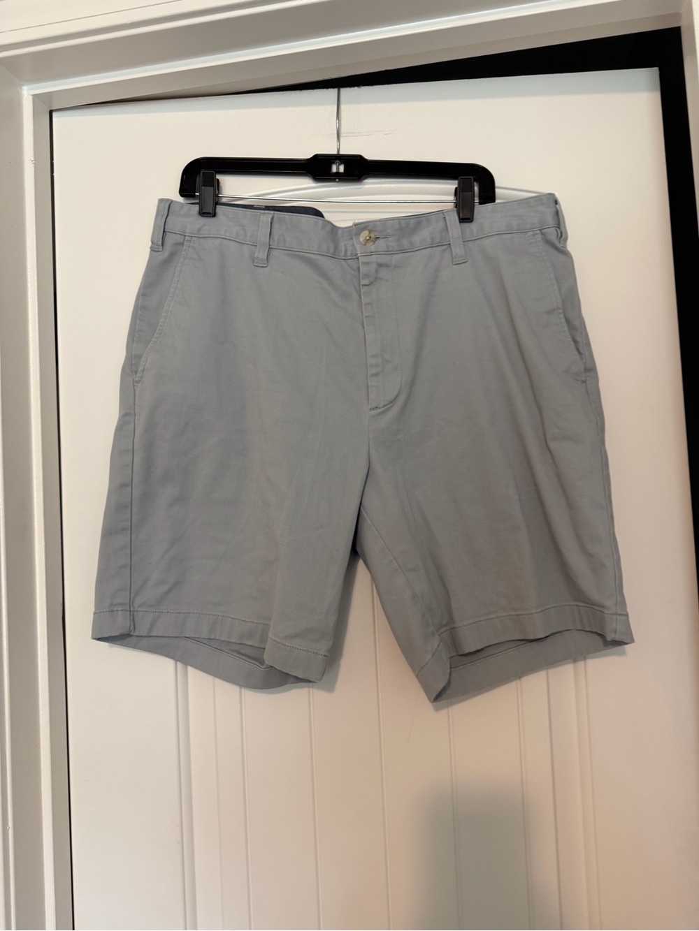 Nautica Men's Light Gray Flat Front Chino Shorts